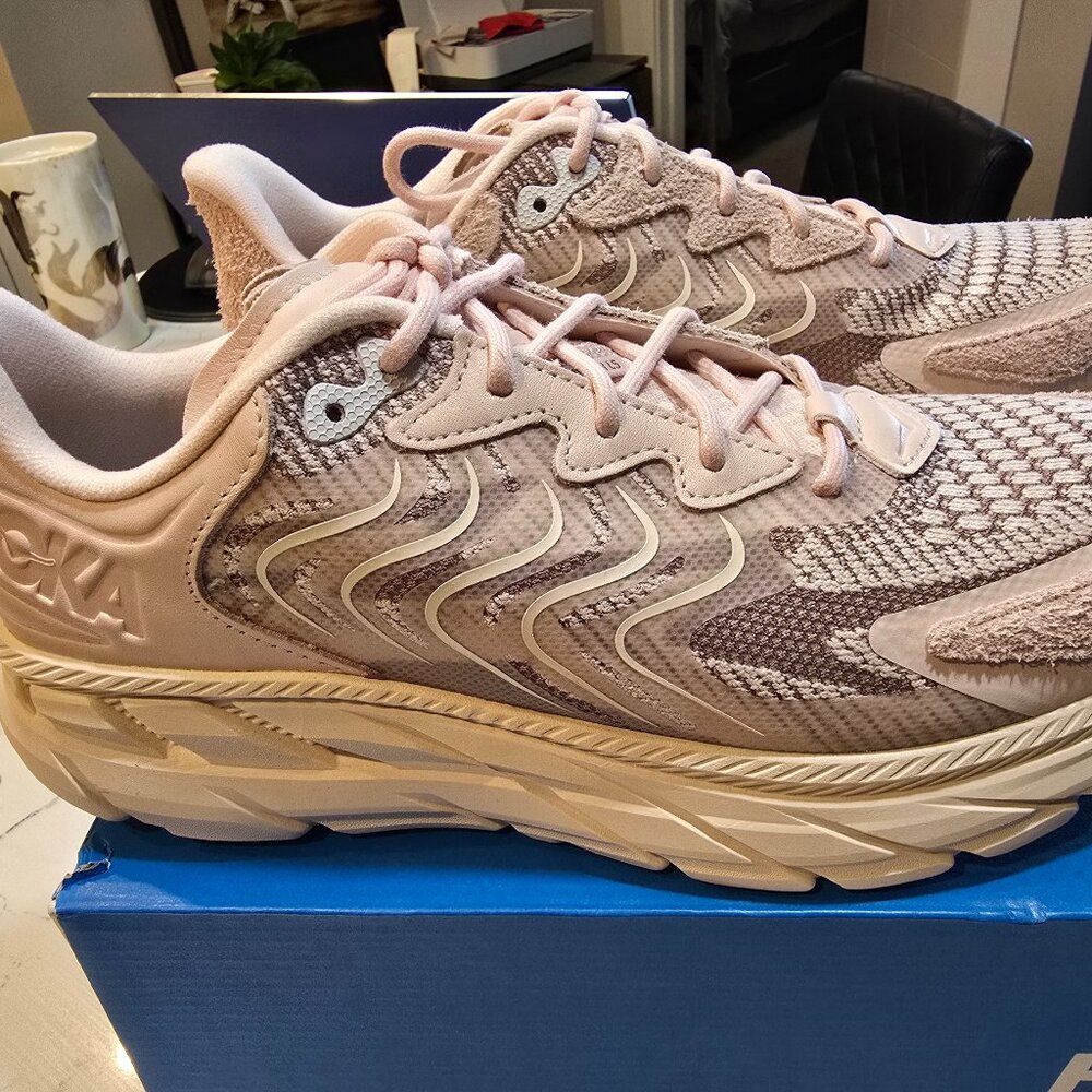 Hoka One One U Clifton LS 1141550 Running Shoes MENS COSMIC PEARL SIZE 10 NEW